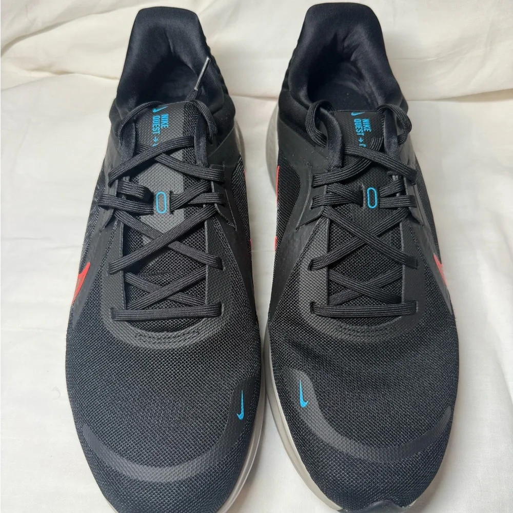 Nike quest 5 Black/crimson Shoes mens size 11.5 - Picture 2 of 10